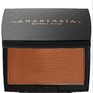 Anastasia Beverly Hills Terracotta Matte Compact Powder in "saddle"
